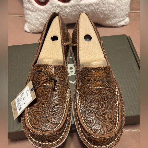 Ariat Women’s  Brown Leather Loafers - Picture 4 of 8